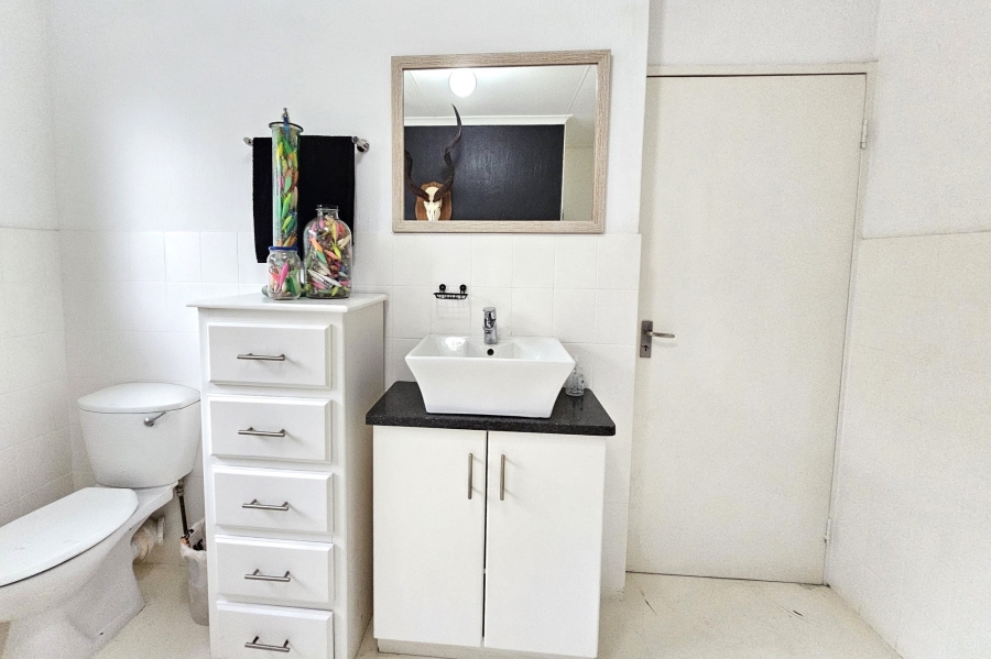 2 Bedroom Property for Sale in Wavecrest Eastern Cape